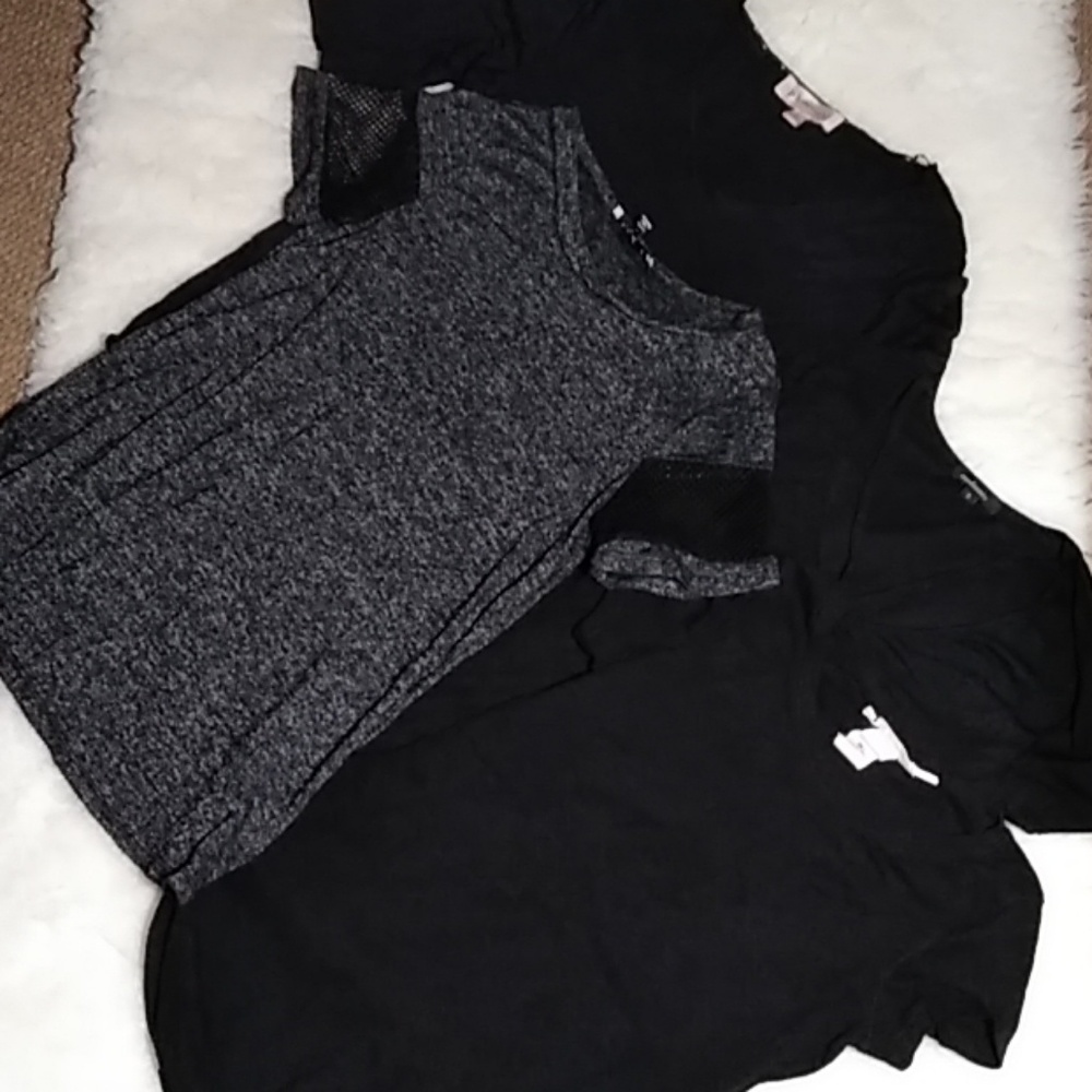 Lot of 4 black tshirts